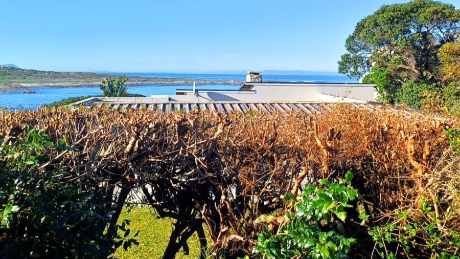 4 Bedroom Property for Sale in Sandbaai Western Cape